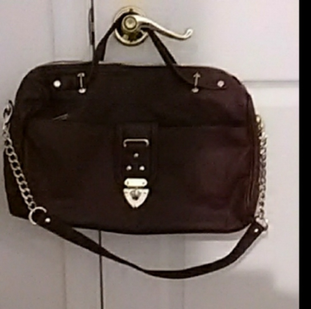 😻Handbag NWOT Olivia + joy Burgundy color